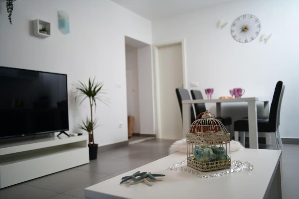 Wave N' Sea Apartment With A Private Pool Дубровник Екстериор снимка