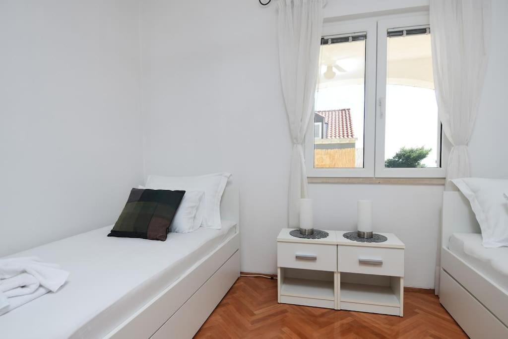 Wave N' Sea Apartment With A Private Pool Дубровник Екстериор снимка