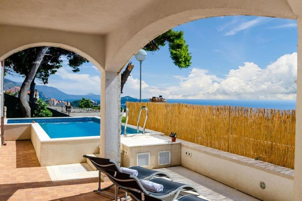 Wave N' Sea Apartment With A Private Pool Дубровник Екстериор снимка