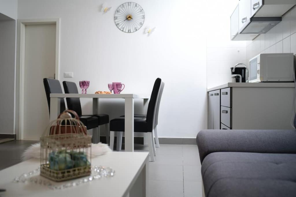 Wave N' Sea Apartment With A Private Pool Дубровник Екстериор снимка